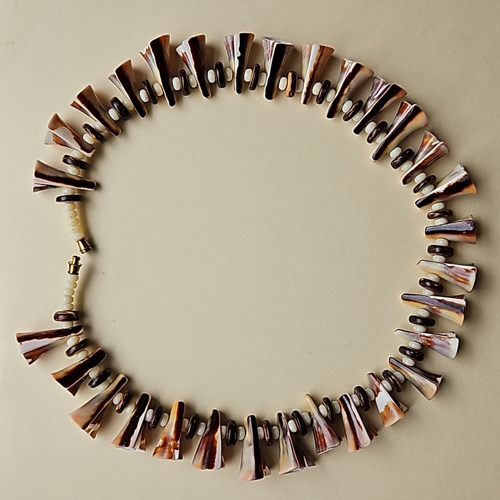 Vintage seashell necklace with wooden beads 18"
